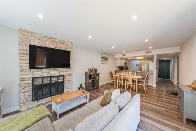 Building Photo - 4807 Yucca Hill Dr