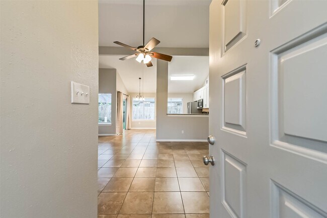 Building Photo - 18515 Meadows Way Dr