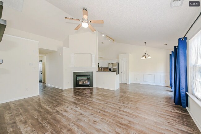 Foto del edificio - 12819 Slade Castle Ct