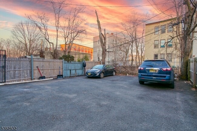 Building Photo - 178 N 16th St