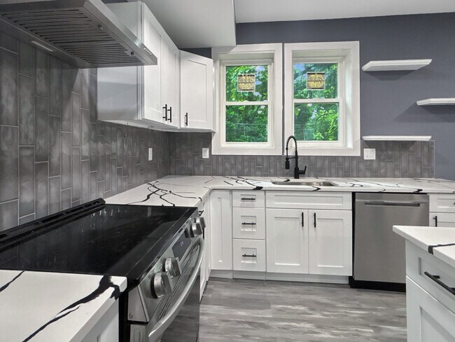 Foto del edificio - 4113 Fairview Ave