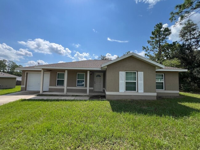 Building Photo - Amazing, 3 Bedroom,2 Bathroom Home in Ocala!!