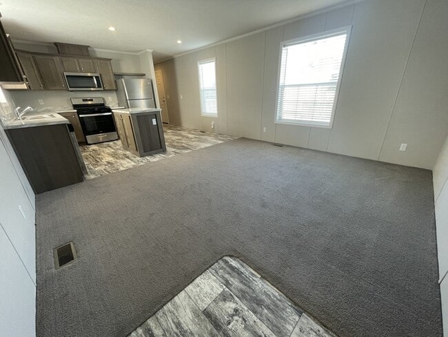 Building Photo - 38039 Leverette Ave