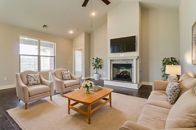 Building Photo - 610 Hawthorn Way