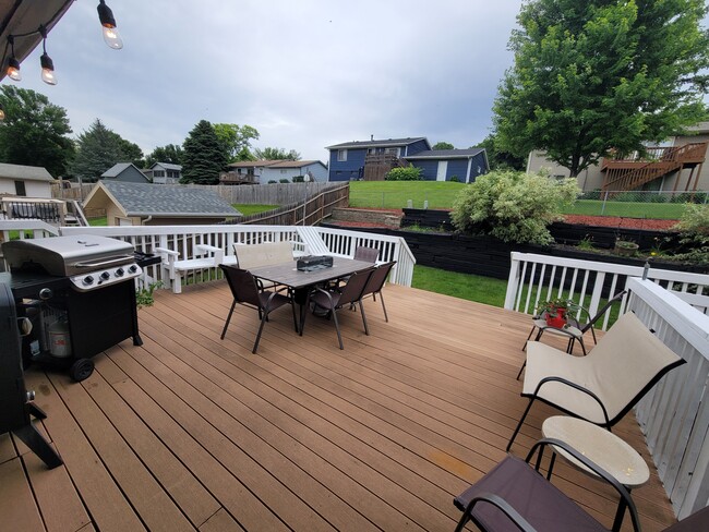 Building Photo - 2201 Tracy Ln