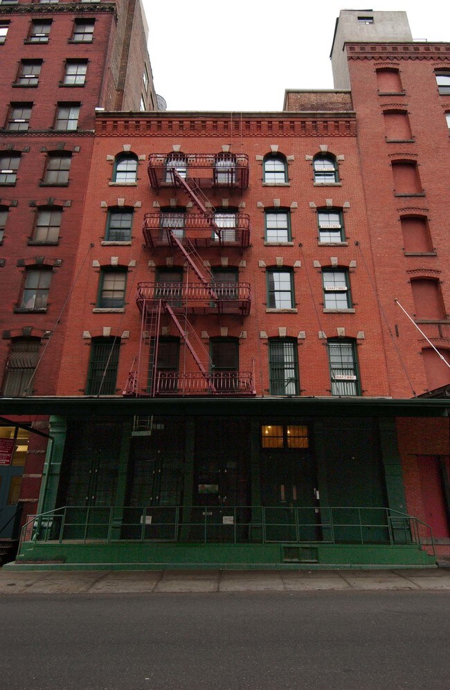 Building Photo - 70-72 Laight St