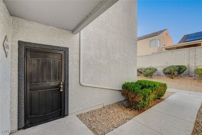 Foto del edificio - 6955 N Durango Dr