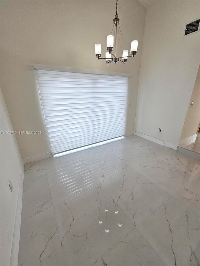 Foto del edificio - 8041 NW 191st St