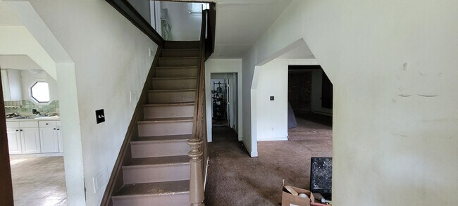 Building Photo - 39 Vernon Ave