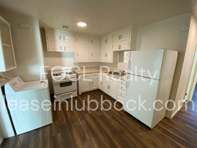 Foto del edificio - Affordable 4 bedroom, 1 bath