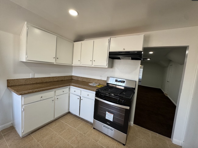 Foto del edificio - 1031 W 91st St