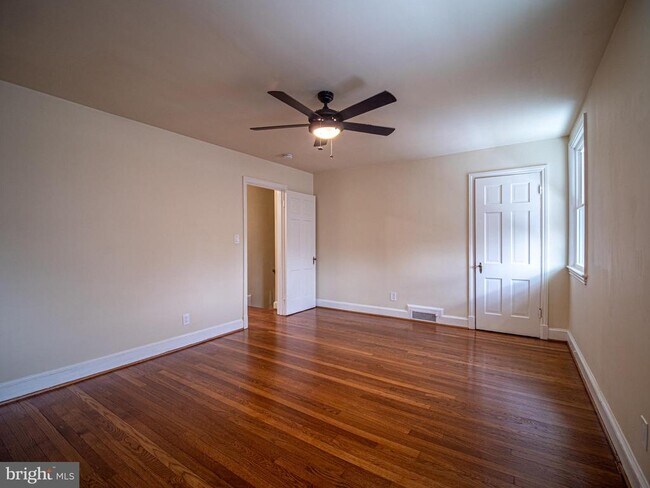 Foto del edificio - 4106 10th St NE