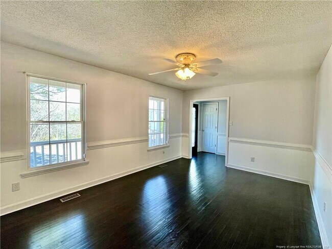 Foto del edificio - 239 Yorkshire Dr