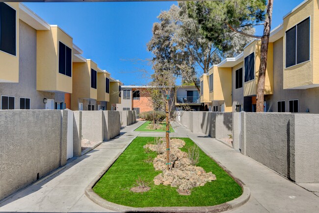 Building Photo - Summer Meadows