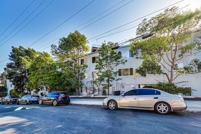 Foto del edificio - 1221 E 20th St