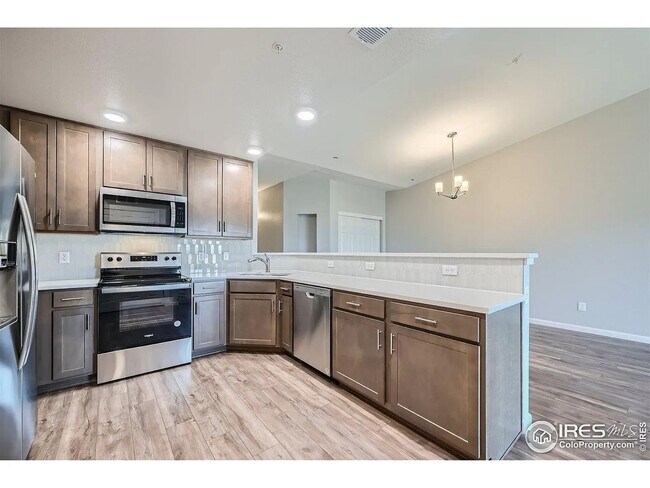 Foto del edificio - Brand New 2-Bedroom Condo with 2-Car Garage