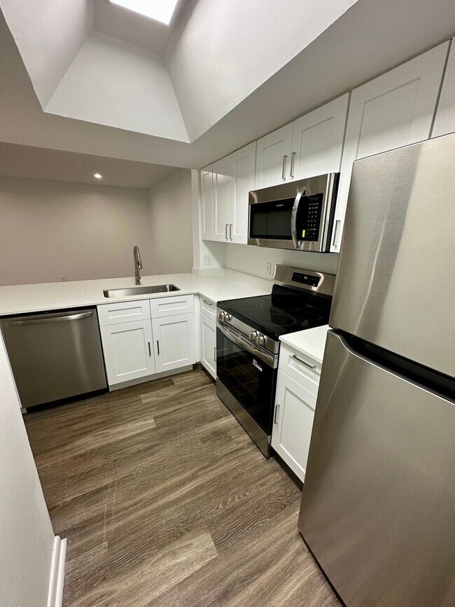 Interior Photo - Circle Sunrise