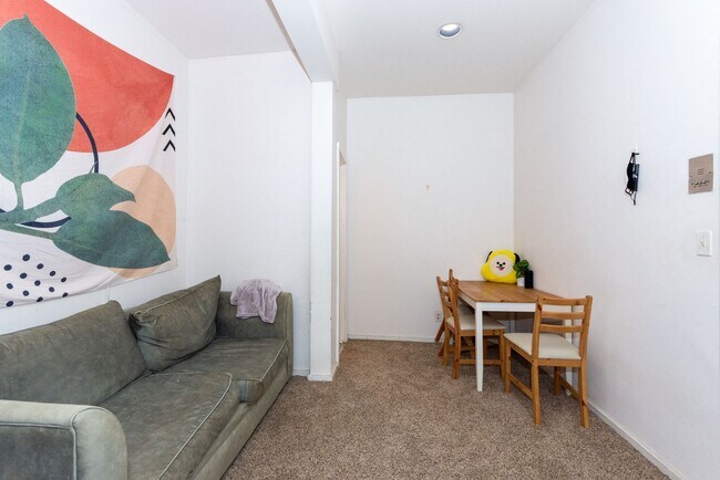 Foto del edificio - Sept 1st 2026 - Nice, Affordable BU West / Allston / Packard's Corner 2 Bed on Brighton Ave