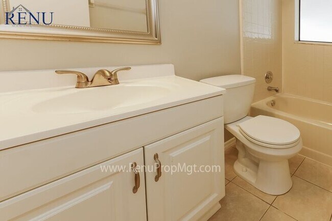Foto del edificio - Spring into Savings: 100% off your first m...