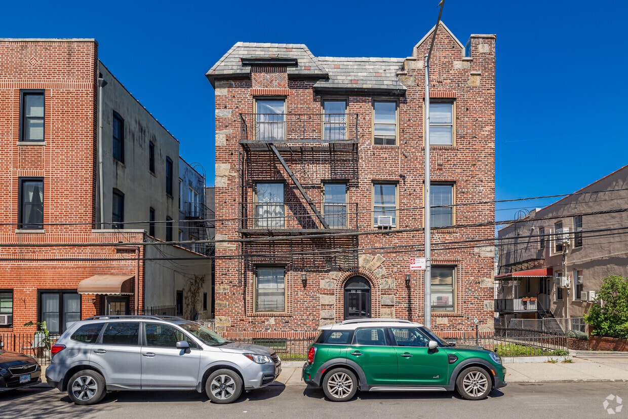 Building Photo - 23-84 26th St