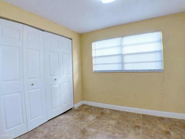 Foto del edificio - 3 br, 1 bath House - 5620 SW 40th Court