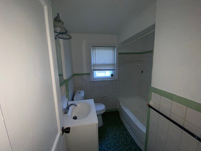 Foto del edificio - 15786 Meyers Rd
