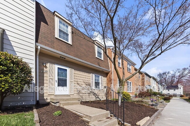 Foto del edificio - 8234 Stationhouse Ct