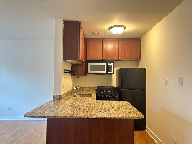 Foto del edificio - 639 W Wrightwood Ave