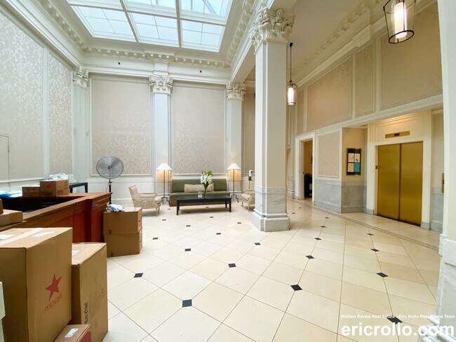 Building Photo - 21 Beacon St
