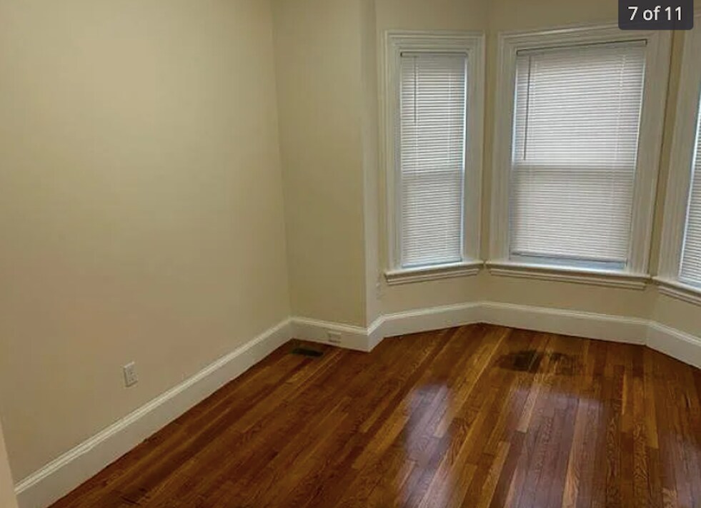 Primary Photo - 70 Hall St