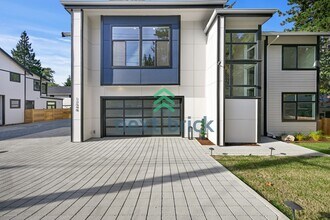 Building Photo - 12648 NE 80th St