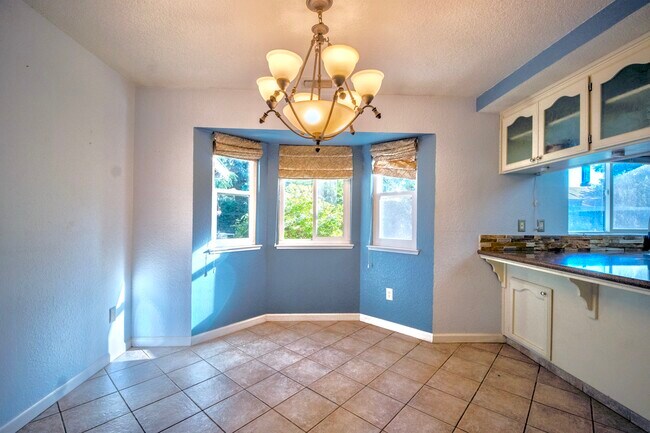 Foto del edificio - 4404 Bluff Creek Dr