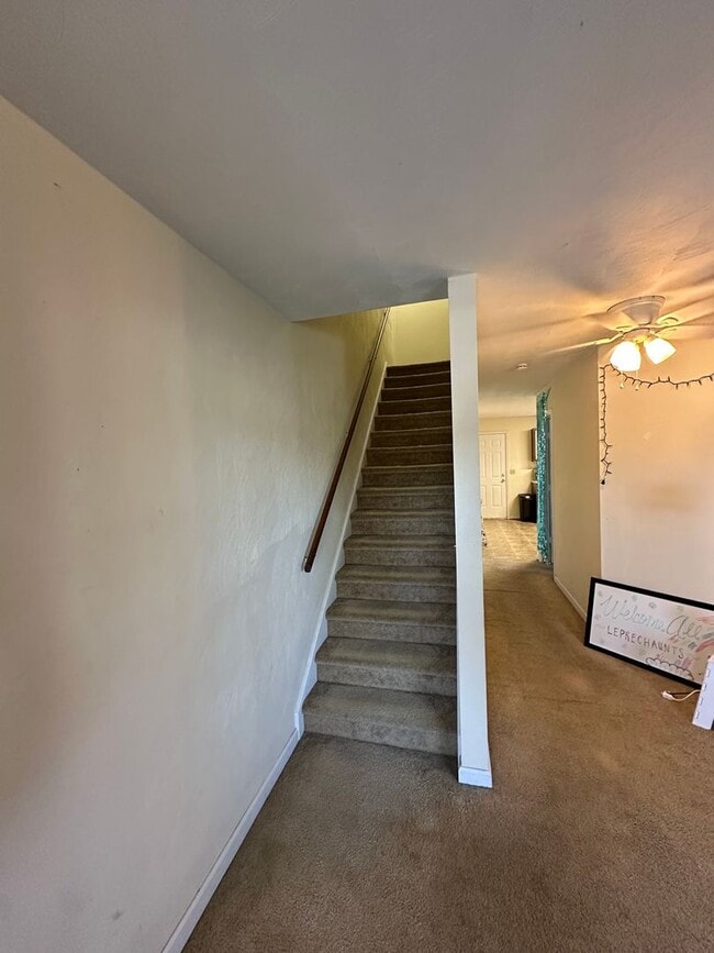 Building Photo - 215 Pheasant Run Dr