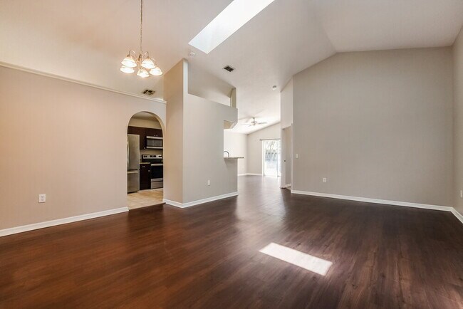 Foto del edificio - 4202 Mendenwood Ln