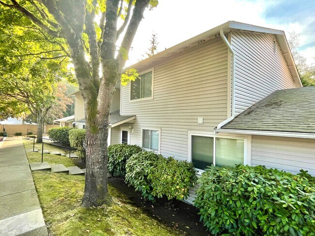 Building Photo - Great TownHome For Rent