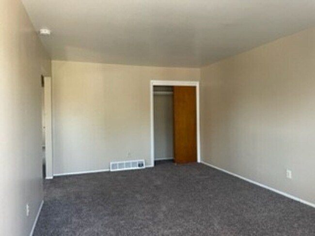 Foto del edificio - 811 W 31st St