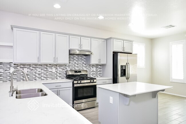 Foto del edificio - 219 Heathrow Lake Ave