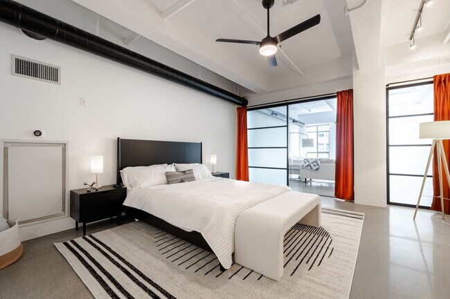 Foto del edificio - 849 S Broadway