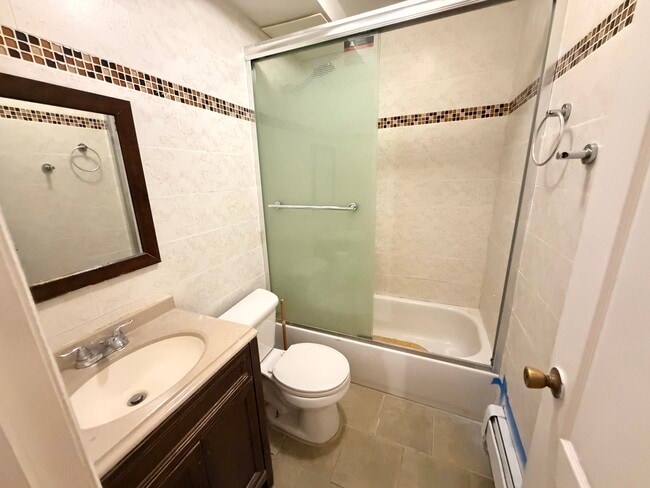 Building Photo - 600 Thwaites Pl