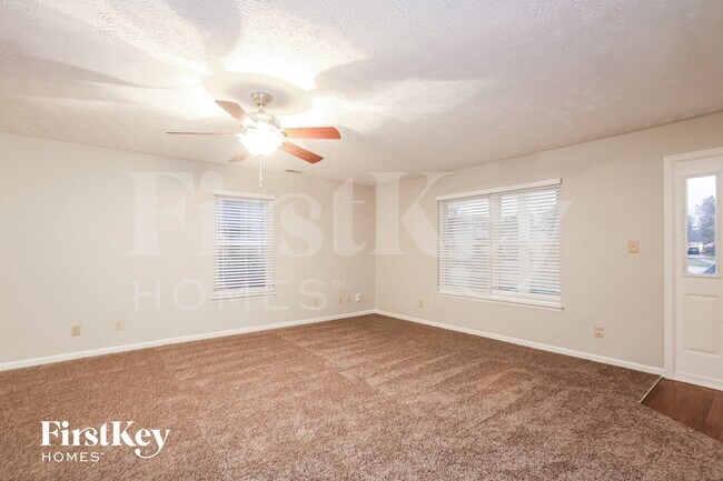 Building Photo - 16 Pondview Ct