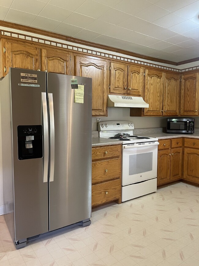 Foto del edificio - 3 bedroom, 2 bath 15 MINUTES  to Asheville...