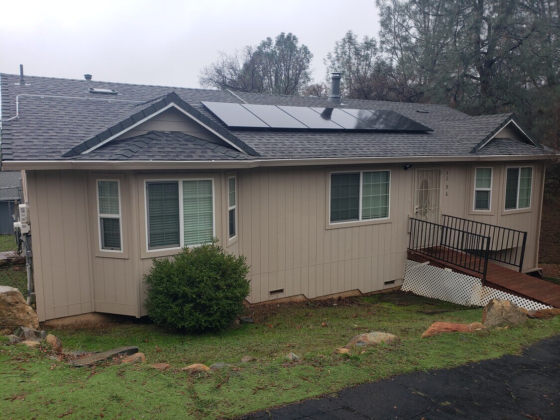 Primary Photo - 5286 Royal Oaks Dr