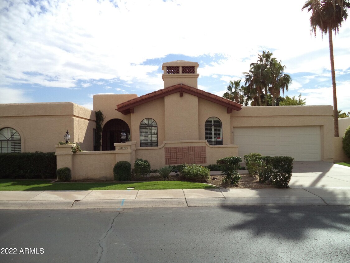 Primary Photo - 3125 E Claremont Ave