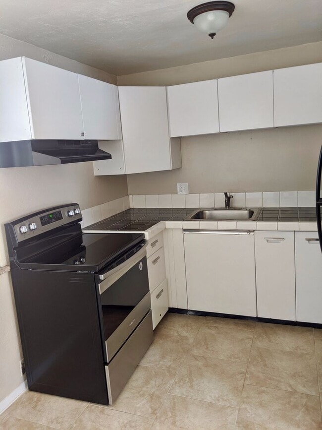 Building Photo - *** Move In Special! Ask for details!*** C...