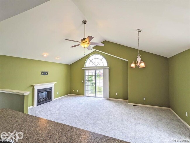 Building Photo - 29844 Fox Run Cir