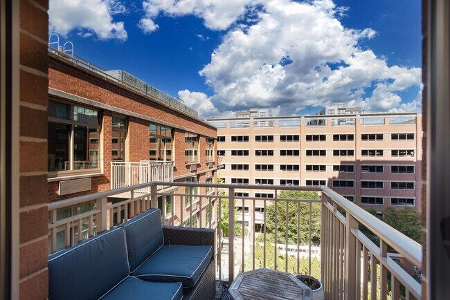 Foto del edificio - 1450 Washington St