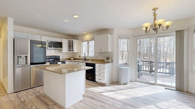 Building Photo - 12 Coldbrook Rd