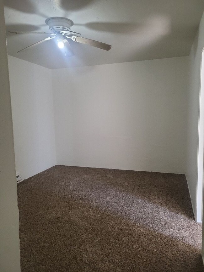 Building Photo - 420 14th St