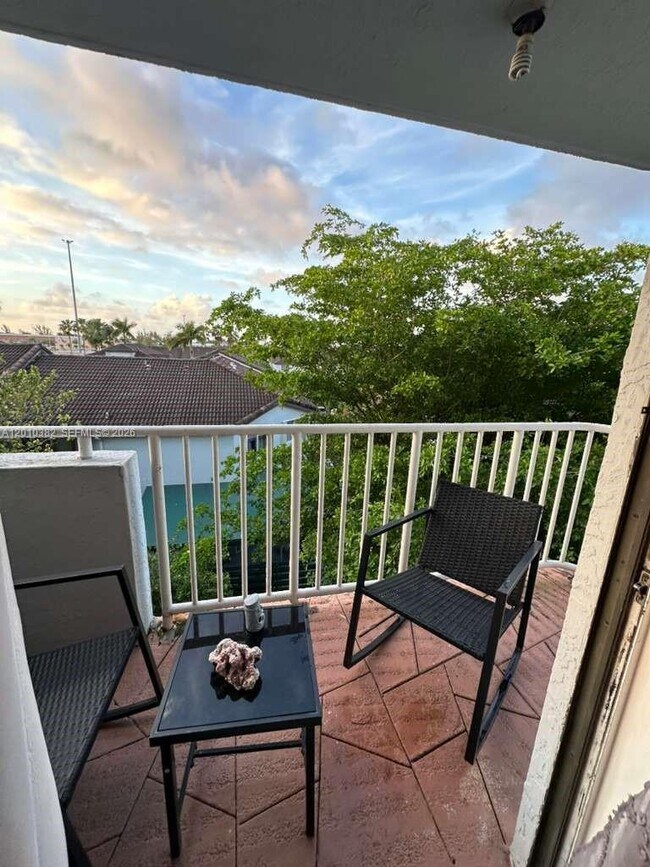 Foto del edificio - 8261 NW 8th St