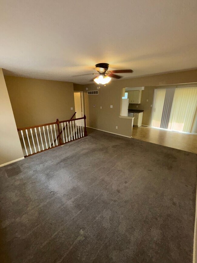 Foto del edificio - AVAILABLE NOW! 3 Bedroom 2.5 Bath in Lee's Summit MO $1,495.00